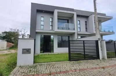 Sobrado balneário volta a mundo i apenas 650 metros do mar.