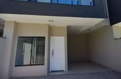 Sobrado apenas 300 metros do mar, localizado balneário princesa do mar  em itapoá/sc.