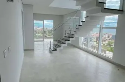 Cobertura duplex - 4 dormitórios, 2 suítes. 250 metros da praia. balneário volta ao mundo.