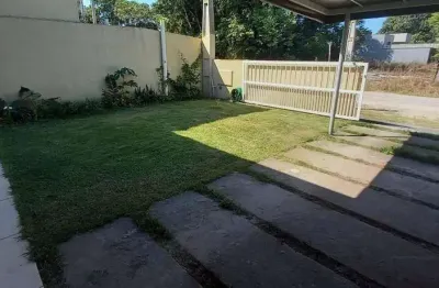 Casa com piscina, mobiliada  apenas 650 metros da praia