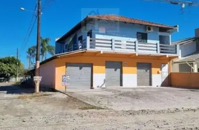 Sala comercial + 2 apartamentos/2 dormitórios, localizado balneário brasília em itapoá/sc.