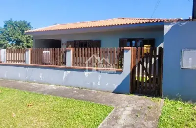 Casa com 155,43 m² + edícula de 40 m² em terreno de 720,00 m²