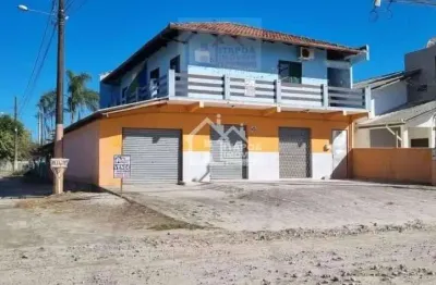 Sala comercial + 2 apartamentos/2 dormitórios, localizado balneário brasília em itapoá/sc.
