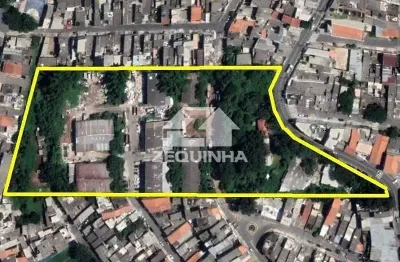 Terreno à venda na Vila Silviânia, Carapicuíba 