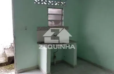 Casa com 1 quarto para alugar no Jardim Ângela Maria, Carapicuíba 