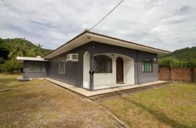 Casa à venda no bairro são judas tadeu em balneário camboriú