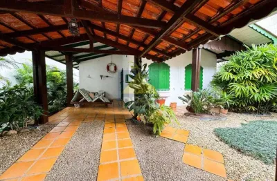 Casa de 03 dormitórios à venda no centro de balneário camboriú