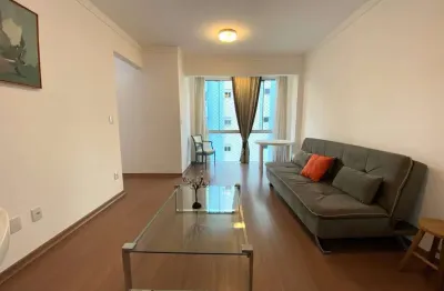 Apartamento com 02 dormitórios mobiliado na quadra do mar em balneario camboriú