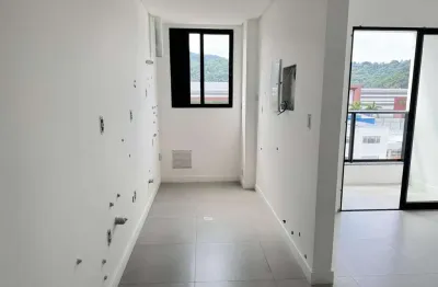 Apartamento duplex na planta com 01 dormitório no bairro dos estados em balneário camboriú