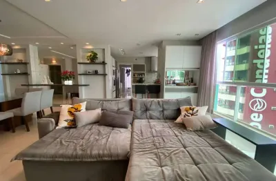 Apartamento mobiliado à venda no ed. de la torre no centro de balneário camboriú