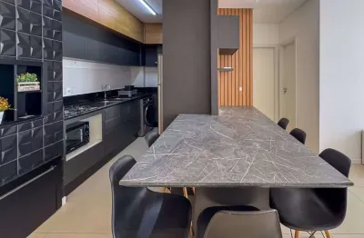 Apartamento mobiliado com duas suítes à venda no ed. porto everest em camboriú