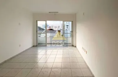 Sala comercial para locação anual com 98m² na rua dinamarca em balneário camboriú