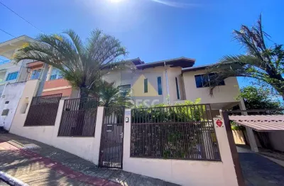 Casa semi mobiliada com 4 dormitórios para alugar no ariribá em balneário camboriú