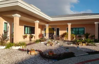 Casa com 3 dormitórios à venda em condomínio fechado em Balneário Piçarras