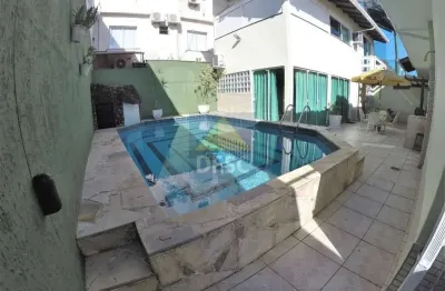 Casa com 3 quartos à venda na Rua 3610, Centro, Balneário Camboriú
