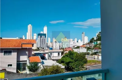 Sobrado à venda com 03 dormitórios em balneário camboriú no bairro ariribá