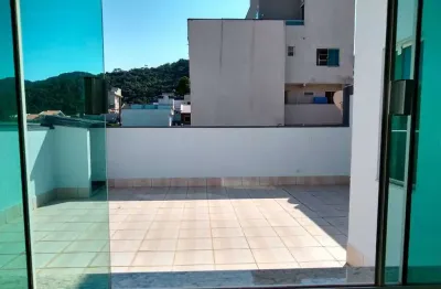 Sobrado à venda com 03 dormitórios em balneário camboriú no bairro ariribá