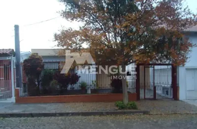 Casa com 2 quartos à venda na rua serafim alencastro, 154, sarandi, porto alegre por r$ 490.000