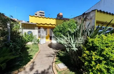 Casa com 3 quartos à venda na rua líbero badaró, 248, passo da areia, porto alegre por r$ 1.050.000