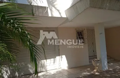Casa com 3 quartos à venda na rua fontoura xavier, 167, jardim são pedro, porto alegre por r$ 900.000