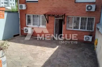 Casa com 4 quartos à venda na rua monte bonito, 120, jardim floresta, porto alegre por r$ 736.000
