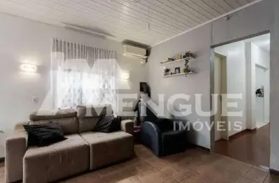Casa com 6 quartos à venda na rua antônio joaquim mesquita, 60, passo da areia, porto alegre por r$ 1.070.000
