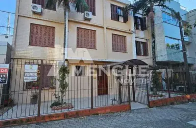 Apartamento com 2 quartos à venda na beco andaraí, 65, passo da areia, porto alegre por r$ 250.000