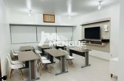 Sala comercial com 1 sala para alugar na rua itapeva, 90, passo da areia, porto alegre por r$ 900