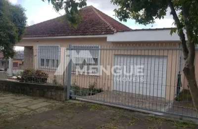 Casa com 3 quartos à venda na rua arnaldo ballve, 638, jardim itu sabará, porto alegre por r$ 1.070.000