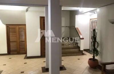 Apartamento com 2 quartos à venda na rua gaston englert, 760, vila ipiranga, porto alegre por r$ 450.000