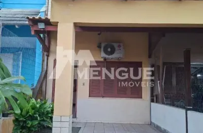 Casa com 3 quartos à venda na rua luiz fontoura júnior, 88, jardim itu sabará, porto alegre por r$ 399.000