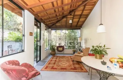 Casa com 3 quartos à venda na rua almirante barroso, 824, floresta, porto alegre por r$ 650.000