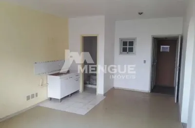 Sala comercial com 1 sala à venda na rua tupi, 205, passo da areia, porto alegre por r$ 70.000