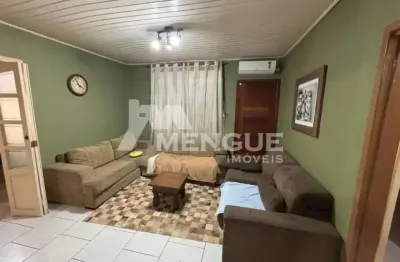 Casa com 3 quartos à venda na rua antônio francisco lisboa, 89, rubem berta, porto alegre por r$ 430.000