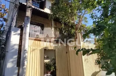 Casa com 4 quartos à venda na rua juruá, 208, jardim são pedro, porto alegre por r$ 990.000