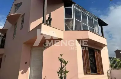 Casa com 3 quartos para alugar na avenida guaíba, 13844, ipanema, porto alegre por r$ 4.400