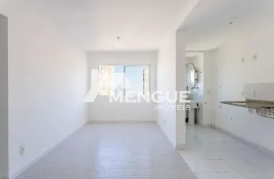 Apartamento com 3 quartos para alugar na rua irmão félix roberto, 100, humaitá, porto alegre por r$ 2.000