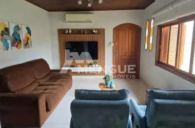 Casa com 3 quartos à venda na Rua Serafim Alencastro, 369, Sarandi, Porto Alegre por R$ 820.000
