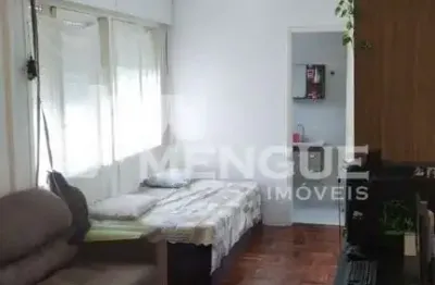 Apartamento com 1 quarto à venda na Rua Coronel João Corrêa, 415, Passo da Areia, Porto Alegre por R$ 200.000
