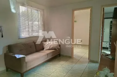 Apartamento com 2 quartos à venda na Rua Seis de Novembro, 485, Mário Quintana, Porto Alegre por R$ 105.000