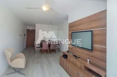 Apartamento com 3 quartos à venda na Rua Abram Goldsztein, 82, Jardim Carvalho, Porto Alegre por R$ 580.000