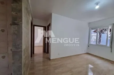 Apartamento com 2 quartos à venda na avenida clóvis paim grivot, 150, humaitá, porto alegre por r$ 215.000