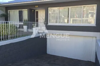 Casa com 5 quartos à venda na avenida general barreto viana, 430, chácara das pedras, porto alegre por r$ 1.550.000