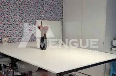 Sala comercial à venda na avenida joão wallig, 168, passo da areia, porto alegre por r$ 139.900