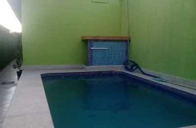 Casa com 3 dormitórios à venda, 212 m² por R$ 790.000 - Vila Guilhermina - Praia Grande/SP