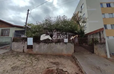Lote de ótimas dimensões com 3 casas mistas à venda, vl. operária, toledo - pr