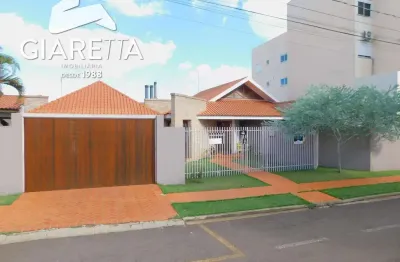 Casa grande e semi mobiliada à venda no centro, toledo - pr