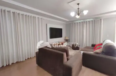 Sobrado com excelente localização à venda, centro, toledo - pr