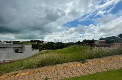 Terreno muito espaçoso para venda no centro de toledo-pr