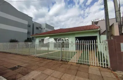 Casa ampla à venda, em excelente localização na vila industrial, toledo - pr